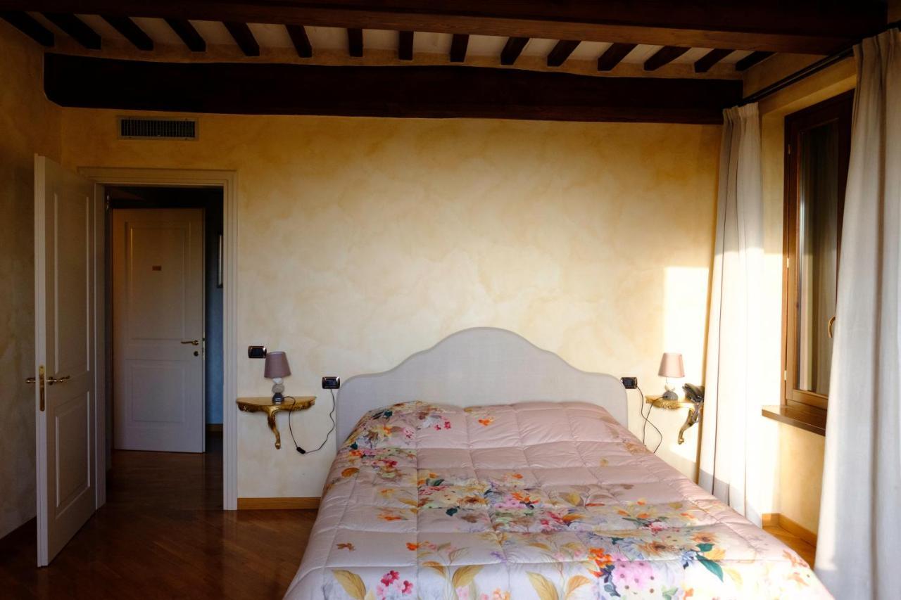 Agriturismo Corte Palazzo Marcaria Eksteriør billede