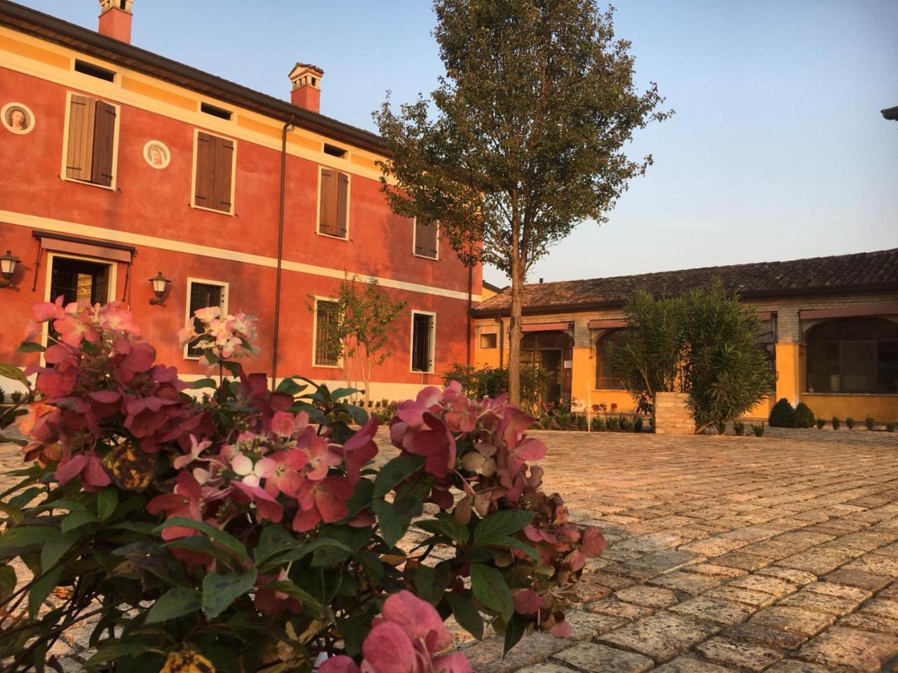 Agriturismo Corte Palazzo Marcaria Eksteriør billede
